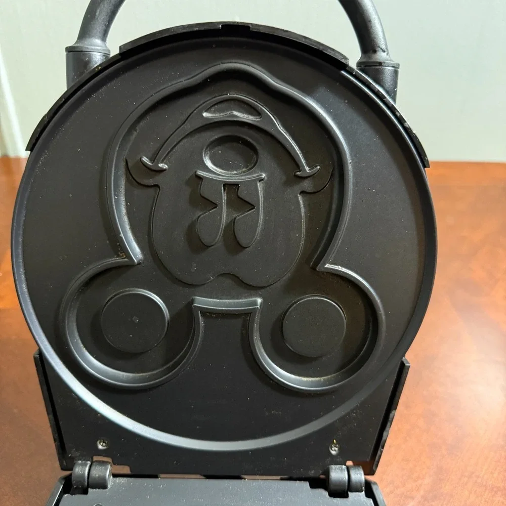 Disney Mickey's Single Waffler VillaWare Mickey Mouse Waffle Maker Model 5555-01